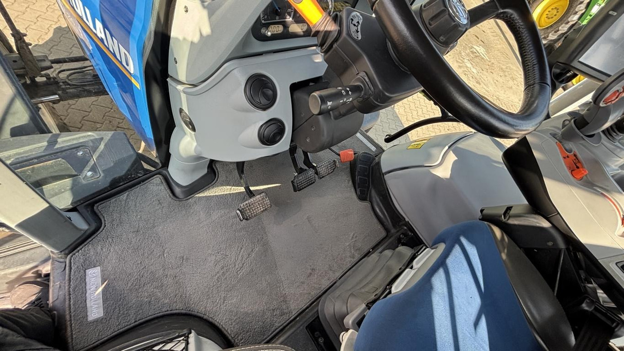 New Holland T 7.210 - Traktor: slika 2 New Holland T 7.210 - Traktor: slika 2