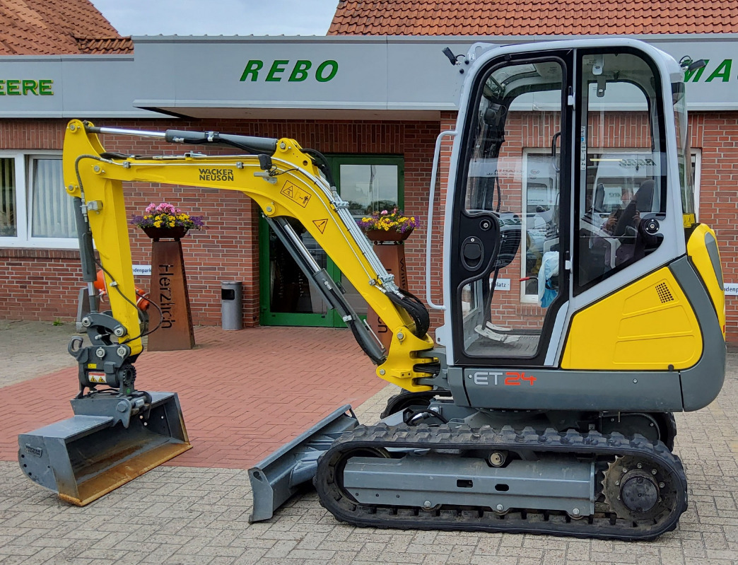 Wacker ET 24 - Mini bager: slika 1 Wacker ET 24 - Mini bager: slika 1