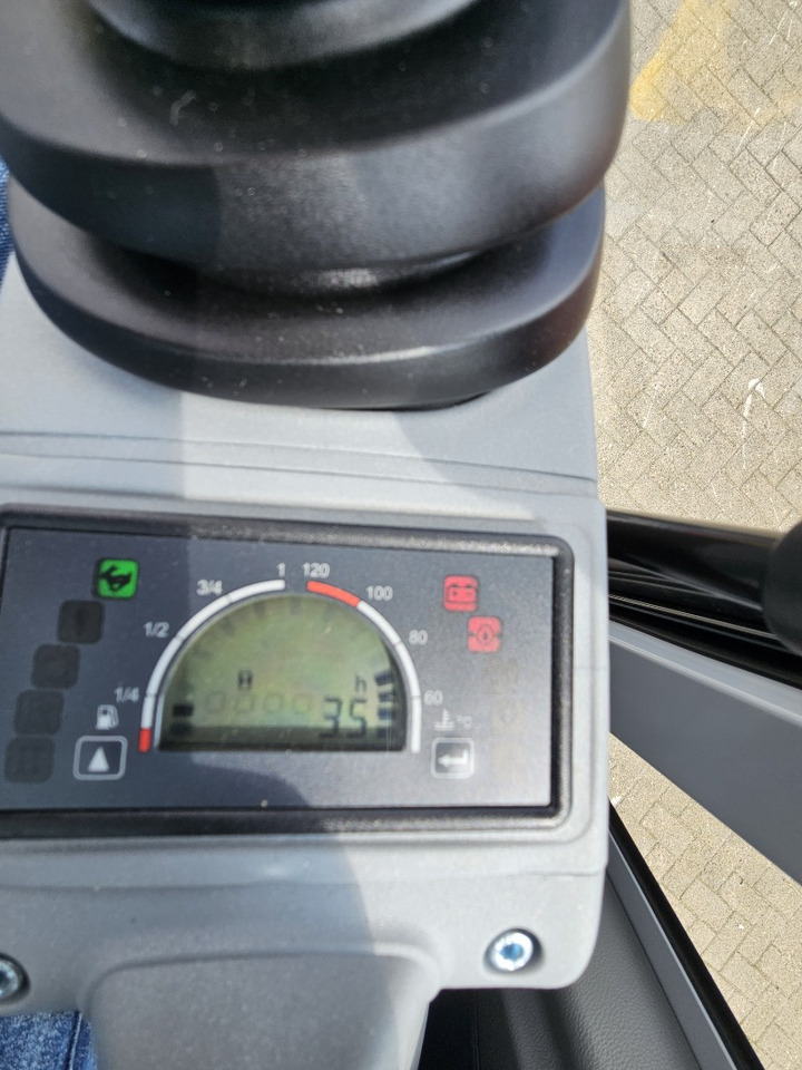 Wacker ET 24 - Mini bager: slika 2 Wacker ET 24 - Mini bager: slika 2