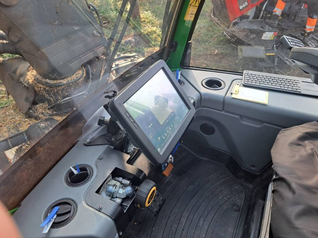 Gozdarski kombajn John Deere 1170G: slika 6