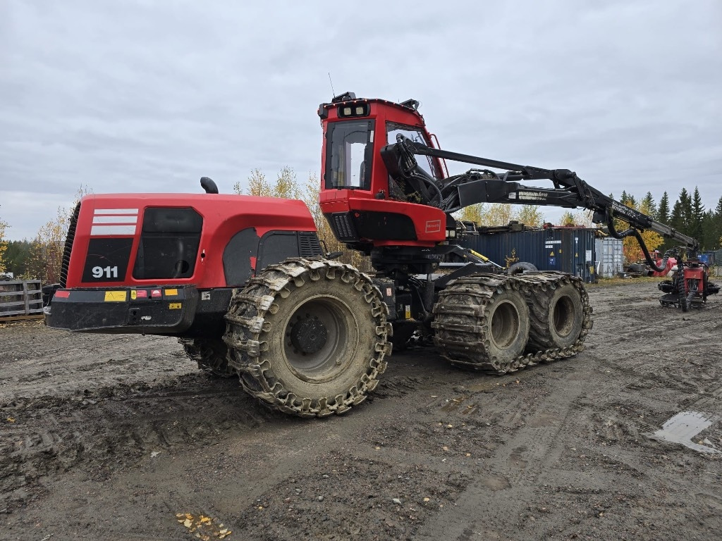 Komatsu 911.7 - Gozdarski kombajn: slika 1 Komatsu 911.7 - Gozdarski kombajn: slika 1