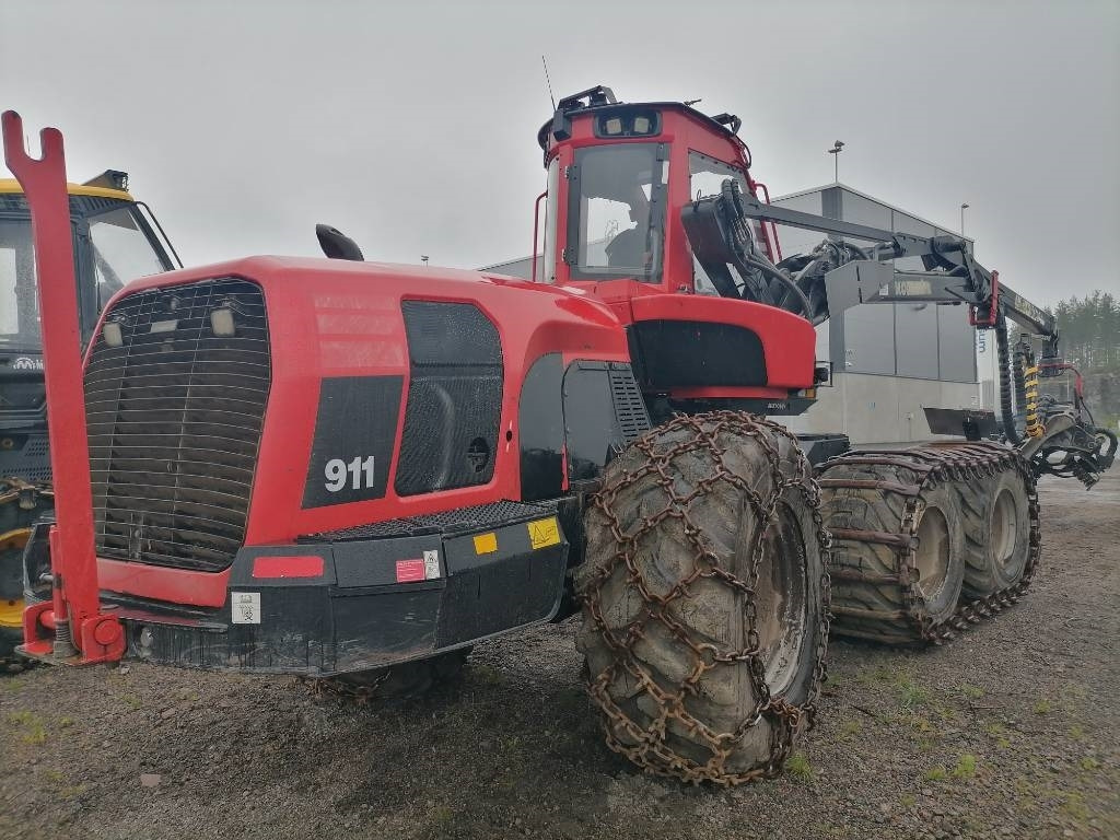 Komatsu 911 - Gozdarski kombajn: slika 2 Komatsu 911 - Gozdarski kombajn: slika 2