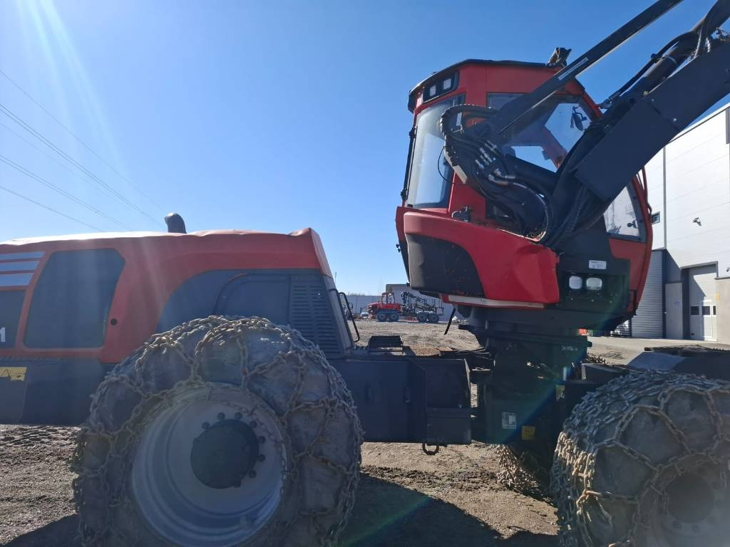 Komatsu 911  - Gozdarski kombajn: slika 2 Komatsu 911  - Gozdarski kombajn: slika 2