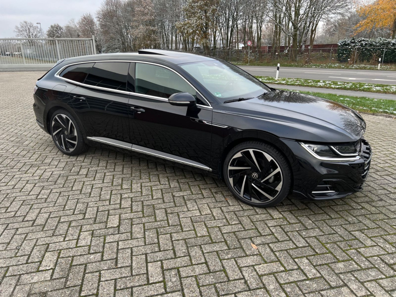 Volkswagen Arteon Shooting Brake R-Line 4Motion - Avtomobil: slika 2 Volkswagen Arteon Shooting Brake R-Line 4Motion - Avtomobil: slika 2
