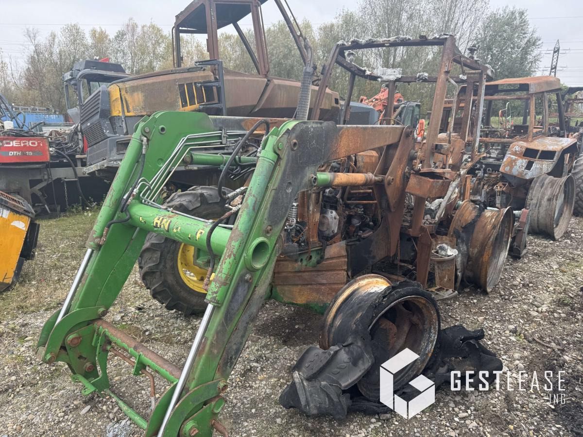 John Deere 5720 - Traktor: slika 1 John Deere 5720 - Traktor: slika 1
