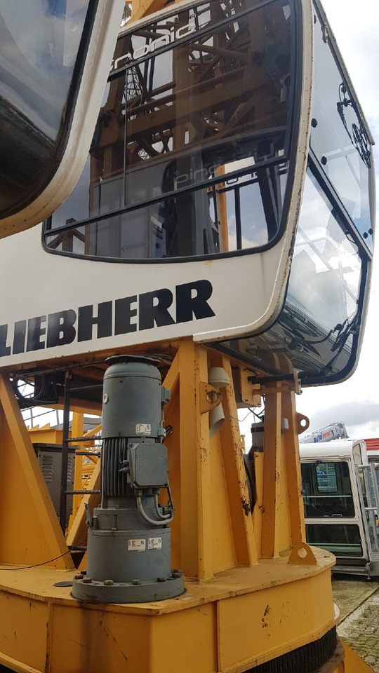 Liebherr 140 EC-H Litronic 2008 - Stolpni žerjav: slika 2 Liebherr 140 EC-H Litronic 2008 - Stolpni žerjav: slika 2