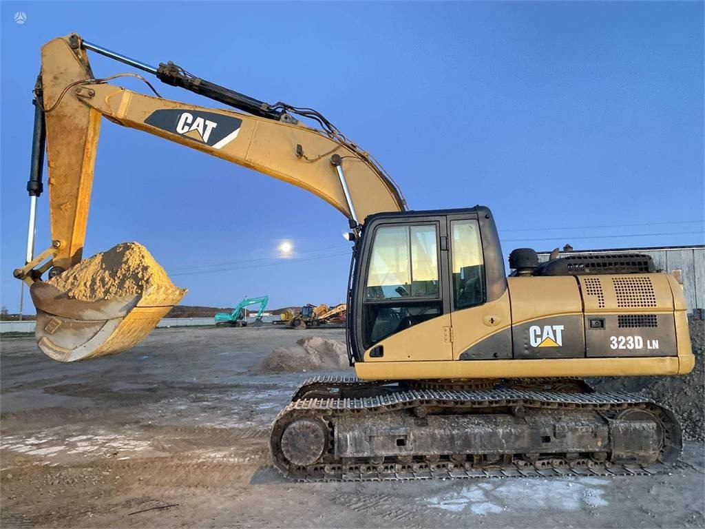 CAT 323 DLN - Bager goseničar: slika 2 CAT 323 DLN - Bager goseničar: slika 2