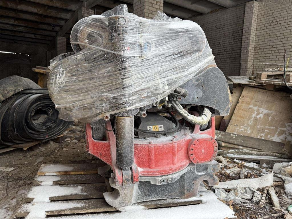 CAT 323 ROTOTILT R8 - Bager goseničar: slika 2 CAT 323 ROTOTILT R8 - Bager goseničar: slika 2