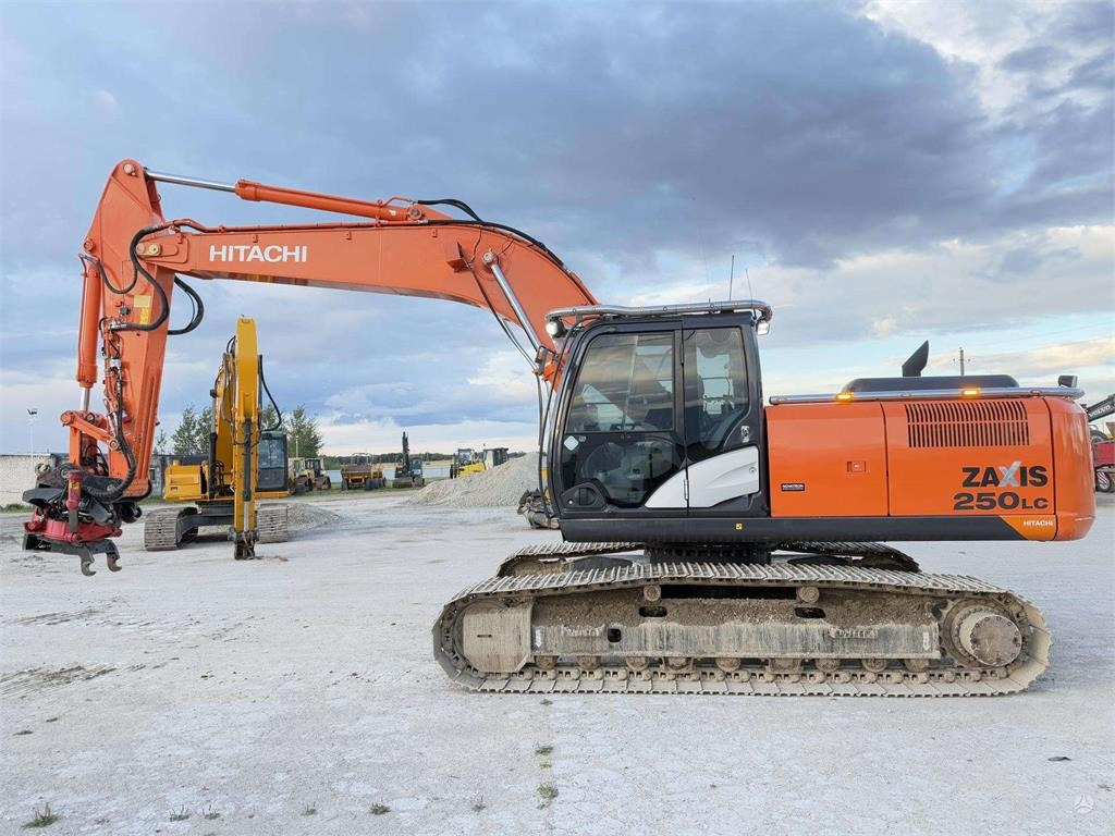 Hitachi ZX 250 LC-5B ROTOTILT TOP COND - Bager goseničar: slika 2 Hitachi ZX 250 LC-5B ROTOTILT TOP COND - Bager goseničar: slika 2