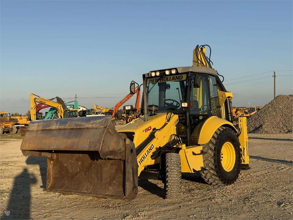 New Holland B 110-4PT , 2 quick couplers - Bager nakladalec: slika 2 New Holland B 110-4PT , 2 quick couplers - Bager nakladalec: slika 2