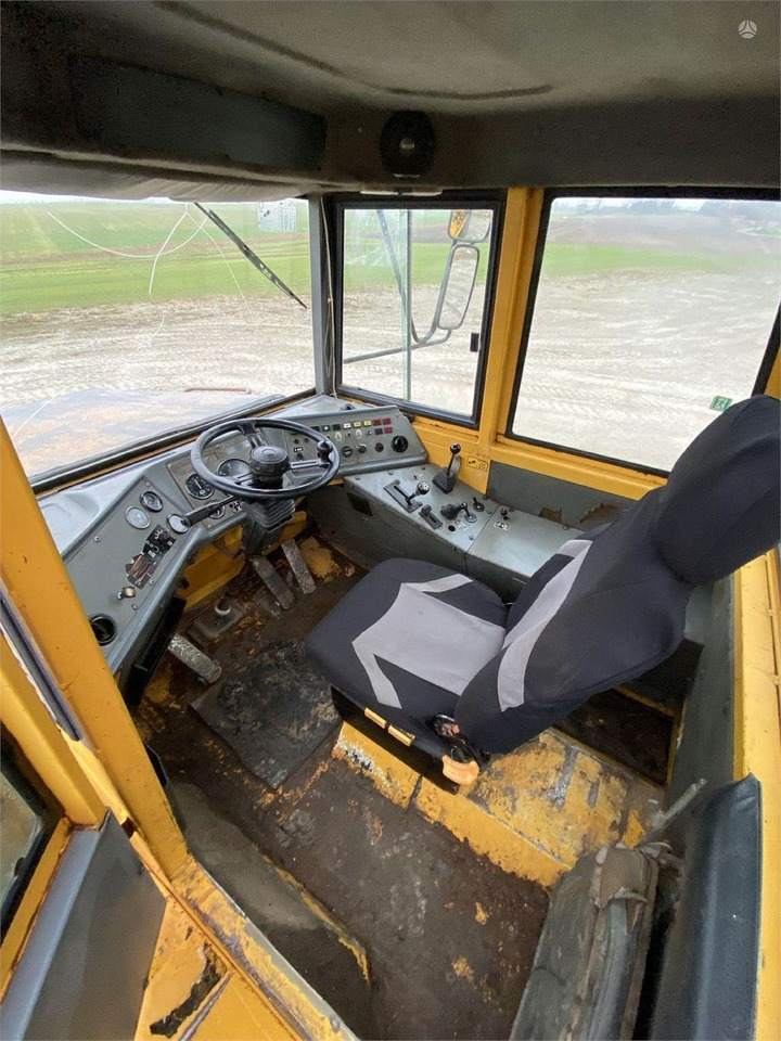 Volvo A25C , Nr.6 lizing Volvo A25C , Nr.6: slika 14 Volvo A25C , Nr.6 lizing Volvo A25C , Nr.6: slika 14