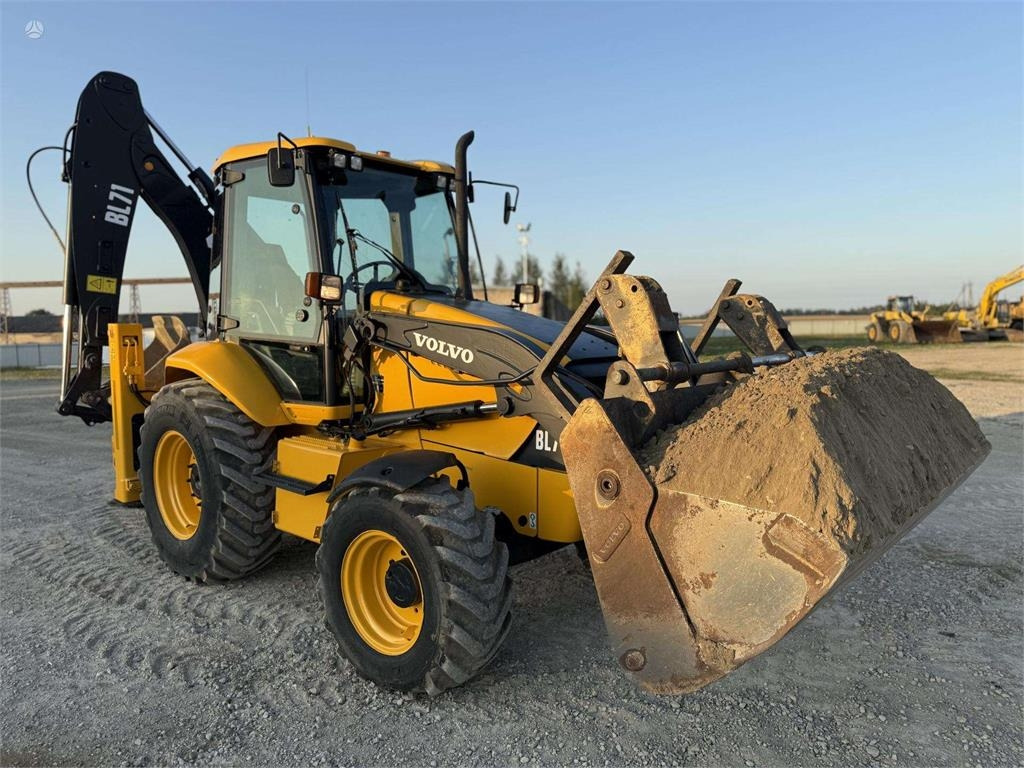 Volvo BL 71 - Bager nakladalec: slika 1 Volvo BL 71 - Bager nakladalec: slika 1