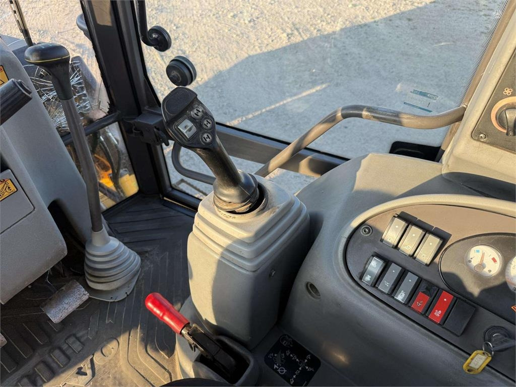 Bager nakladalec Volvo BL 71: slika 13