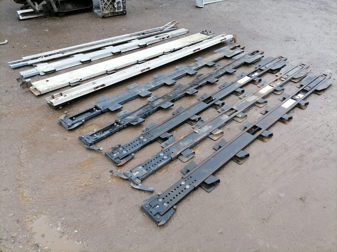 KRONE Haagise tugipostid 515068374 - Univerzalni rezervni del za Tovornjak: slika 1 KRONE Haagise tugipostid 515068374 - Univerzalni rezervni del za Tovornjak: slika 1