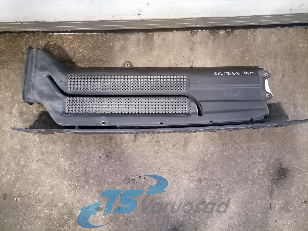 MAN Air intake 81082010517 - Sistem za dovod zraka za Tovornjak: slika 3 MAN Air intake 81082010517 - Sistem za dovod zraka za Tovornjak: slika 3