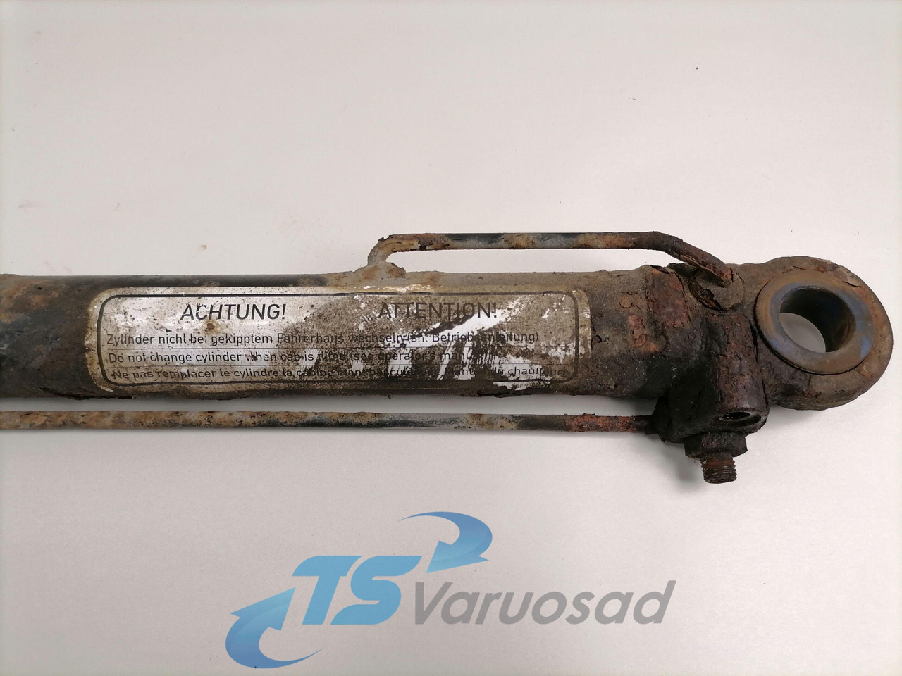 MAN Cab tilting cylinder 81417236124 - Vzmetenje kabine za Tovornjak: slika 3 MAN Cab tilting cylinder 81417236124 - Vzmetenje kabine za Tovornjak: slika 3