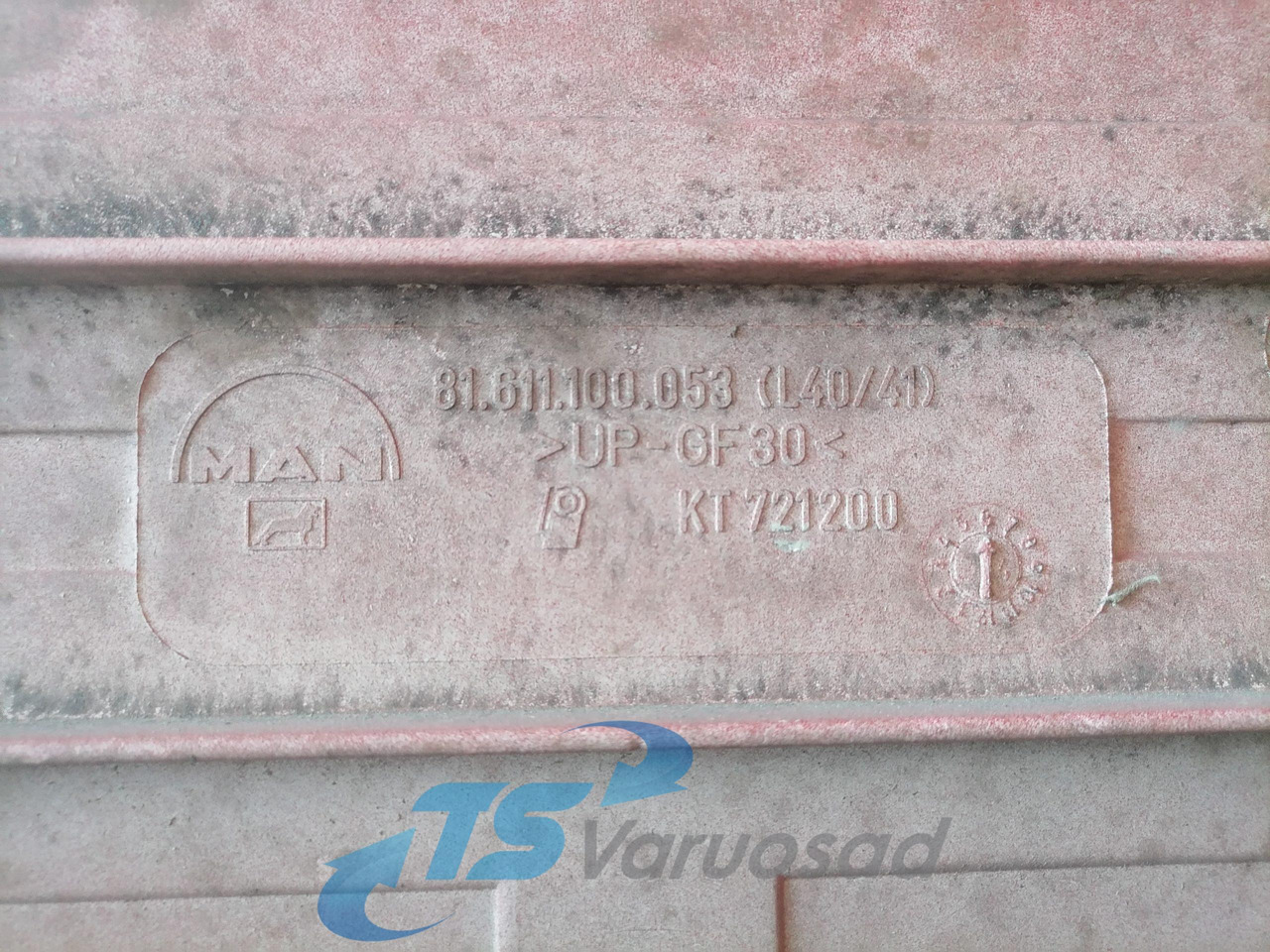 MAN Grille panel 81611100053 - Rešetka za Tovornjak: slika 5 MAN Grille panel 81611100053 - Rešetka za Tovornjak: slika 5