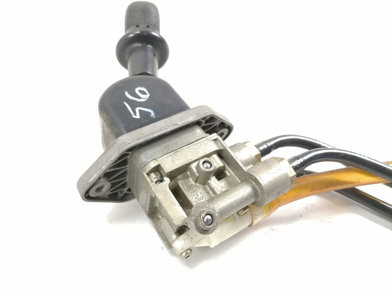 MAN Handbrake control lever 81523156156 - Univerzalni rezervni del za Tovornjak: slika 2 MAN Handbrake control lever 81523156156 - Univerzalni rezervni del za Tovornjak: slika 2