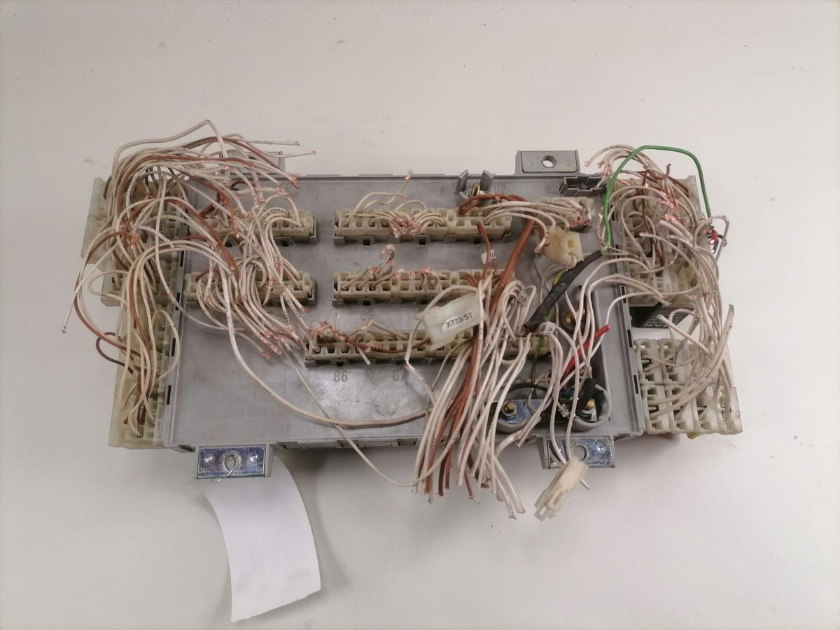 MAN Kaitsmepaneel 81254446060 - Varovalka za Tovornjak: slika 4 MAN Kaitsmepaneel 81254446060 - Varovalka za Tovornjak: slika 4