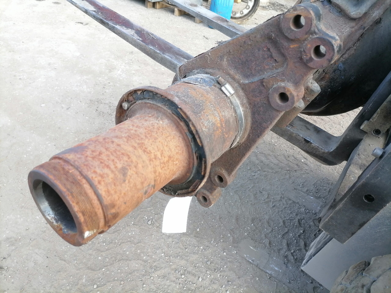 MAN Rear axel housing 81354015434 - Os in deli za Tovornjak: slika 3 MAN Rear axel housing 81354015434 - Os in deli za Tovornjak: slika 3