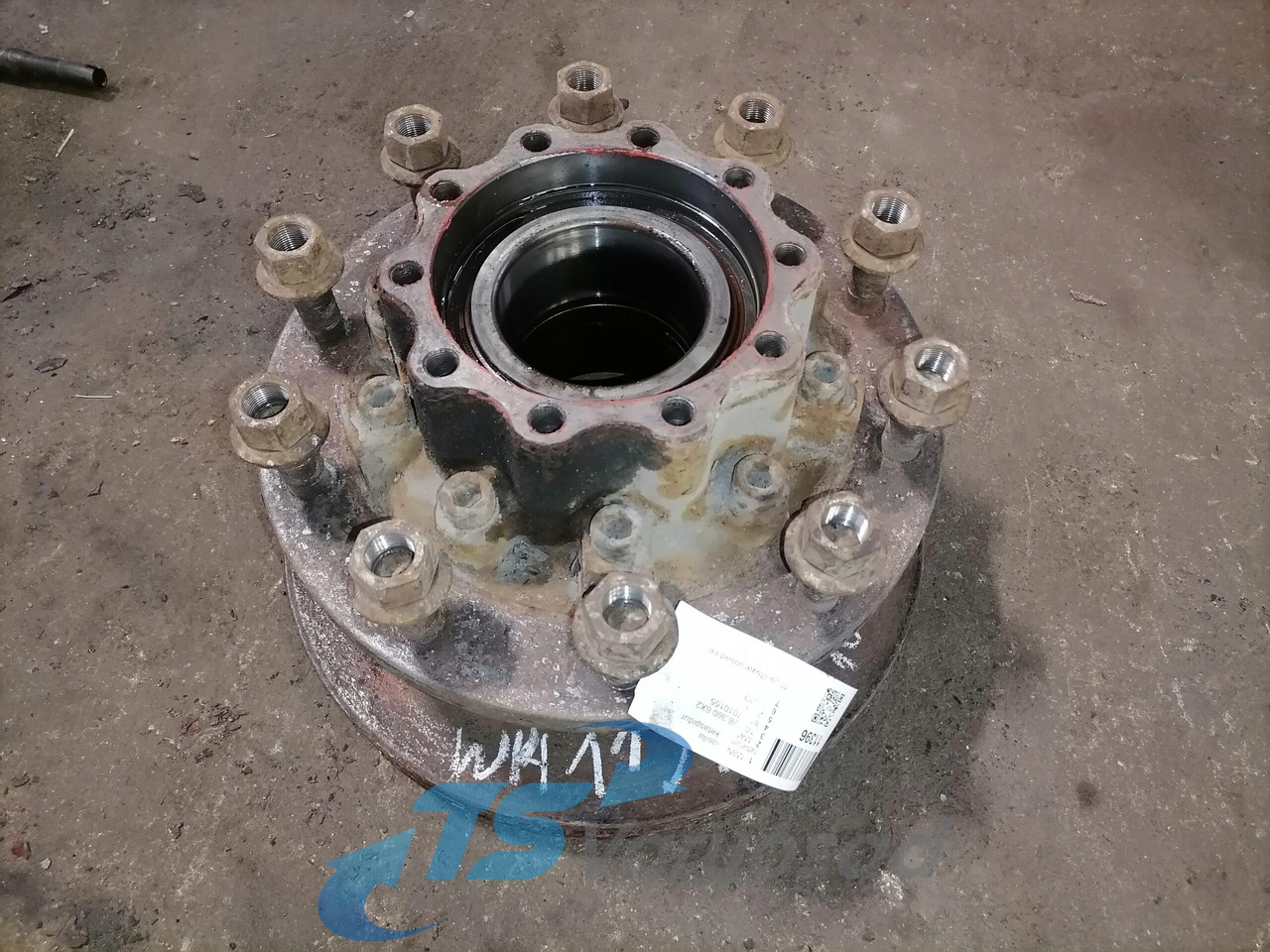 MAN Rear axel hub 81357010155 - Pesto za Tovornjak: slika 1 MAN Rear axel hub 81357010155 - Pesto za Tovornjak: slika 1