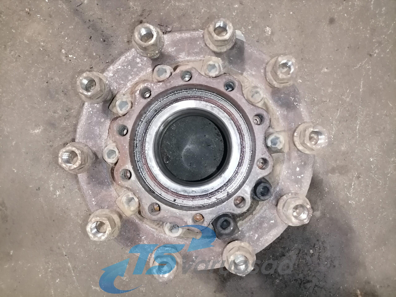 MAN Rear axel hub 81357010155 - Pesto za Tovornjak: slika 4 MAN Rear axel hub 81357010155 - Pesto za Tovornjak: slika 4