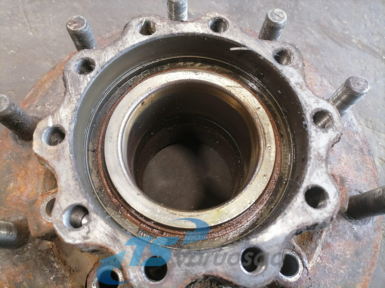 MAN Rear axel hub 81357010155 - Univerzalni rezervni del za Tovornjak: slika 3 MAN Rear axel hub 81357010155 - Univerzalni rezervni del za Tovornjak: slika 3