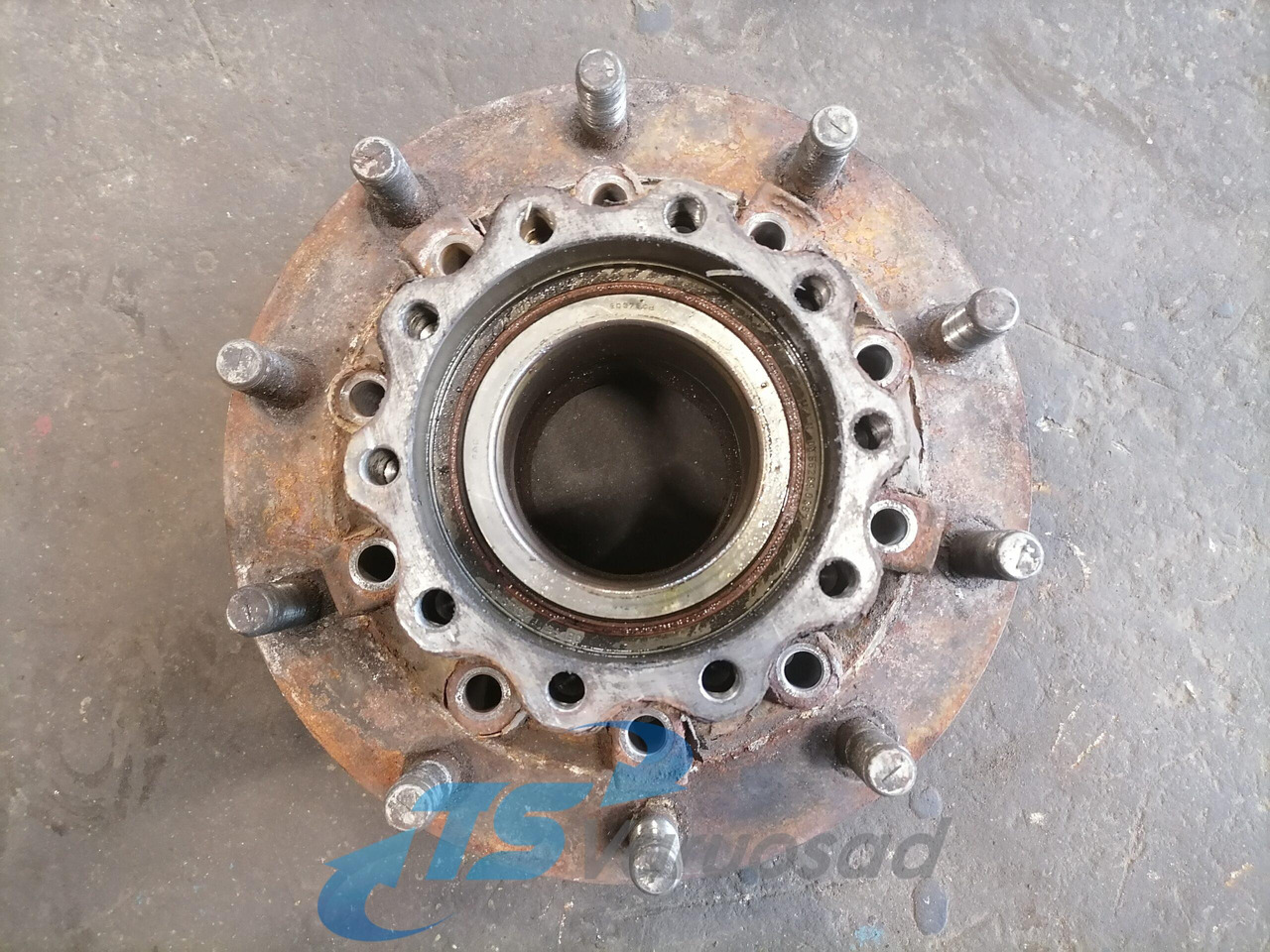 MAN Rear axel hub 81357010155 - Univerzalni rezervni del za Tovornjak: slika 2 MAN Rear axel hub 81357010155 - Univerzalni rezervni del za Tovornjak: slika 2