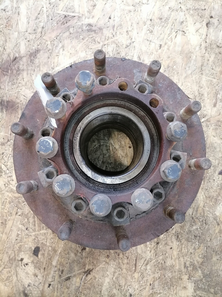MAN Rear axel hub 81357013155 - Pesto za Tovornjak: slika 2 MAN Rear axel hub 81357013155 - Pesto za Tovornjak: slika 2