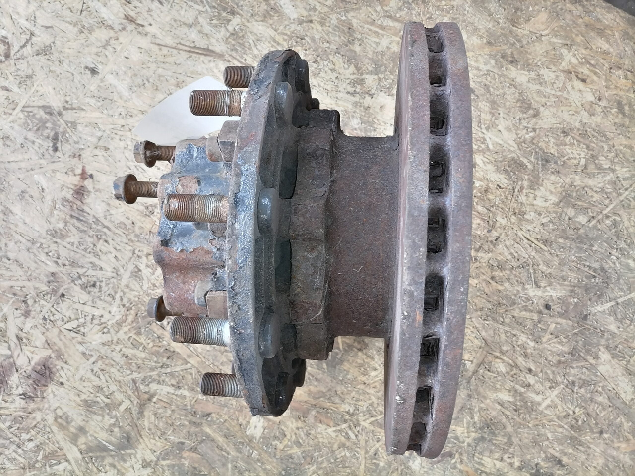 MAN Rear axel hub 81357013155 - Pesto za Tovornjak: slika 4 MAN Rear axel hub 81357013155 - Pesto za Tovornjak: slika 4