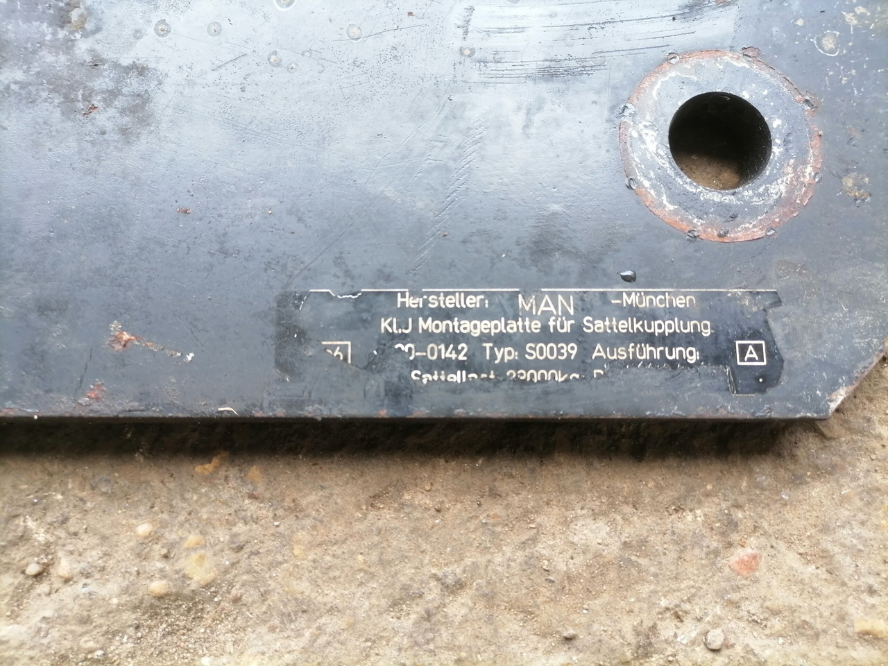 MAN Saddle plate 81427150036 - Spojni element za priklopnik za Tovornjak: slika 4 MAN Saddle plate 81427150036 - Spojni element za priklopnik za Tovornjak: slika 4