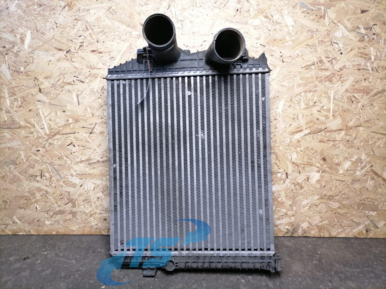 MB Intercooler radiator A9705000604 - Vmesni hladilnik za Tovornjak: slika 1 MB Intercooler radiator A9705000604 - Vmesni hladilnik za Tovornjak: slika 1