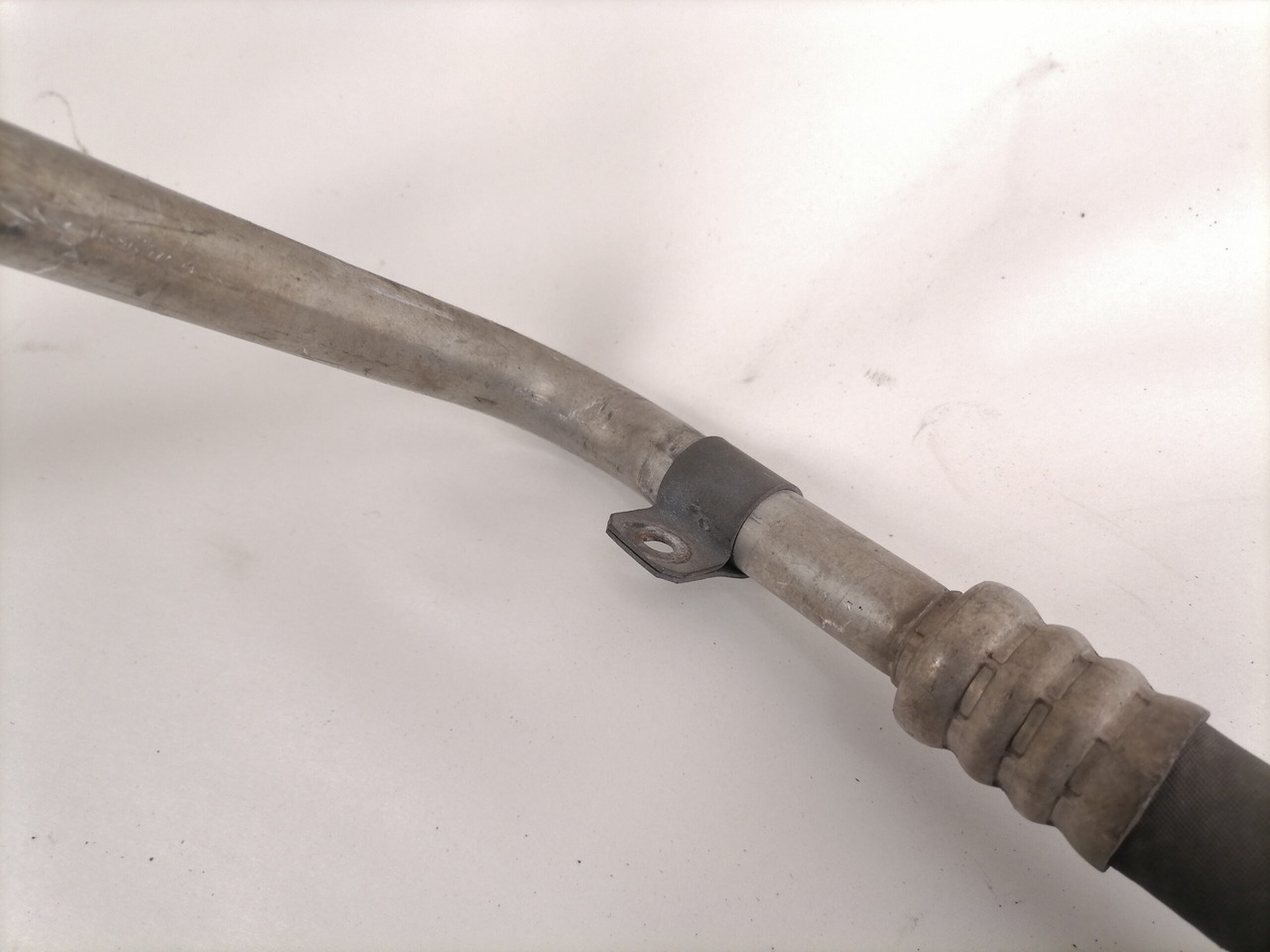 Mercedes-Benz A/C pipe A9608307517 - Ogrevanje/ Prezračevanje za Tovornjak: slika 4 Mercedes-Benz A/C pipe A9608307517 - Ogrevanje/ Prezračevanje za Tovornjak: slika 4