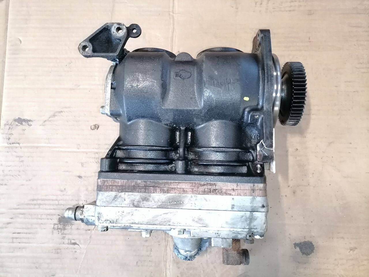 Mercedes-Benz Air compressor K165523N00 - Kompresor za Tovornjak: slika 3 Mercedes-Benz Air compressor K165523N00 - Kompresor za Tovornjak: slika 3