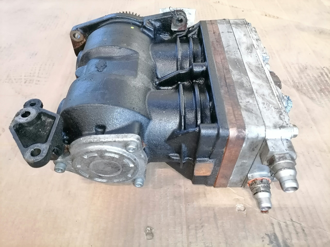 Mercedes-Benz Air compressor K165523N00 - Kompresor za Tovornjak: slika 4 Mercedes-Benz Air compressor K165523N00 - Kompresor za Tovornjak: slika 4