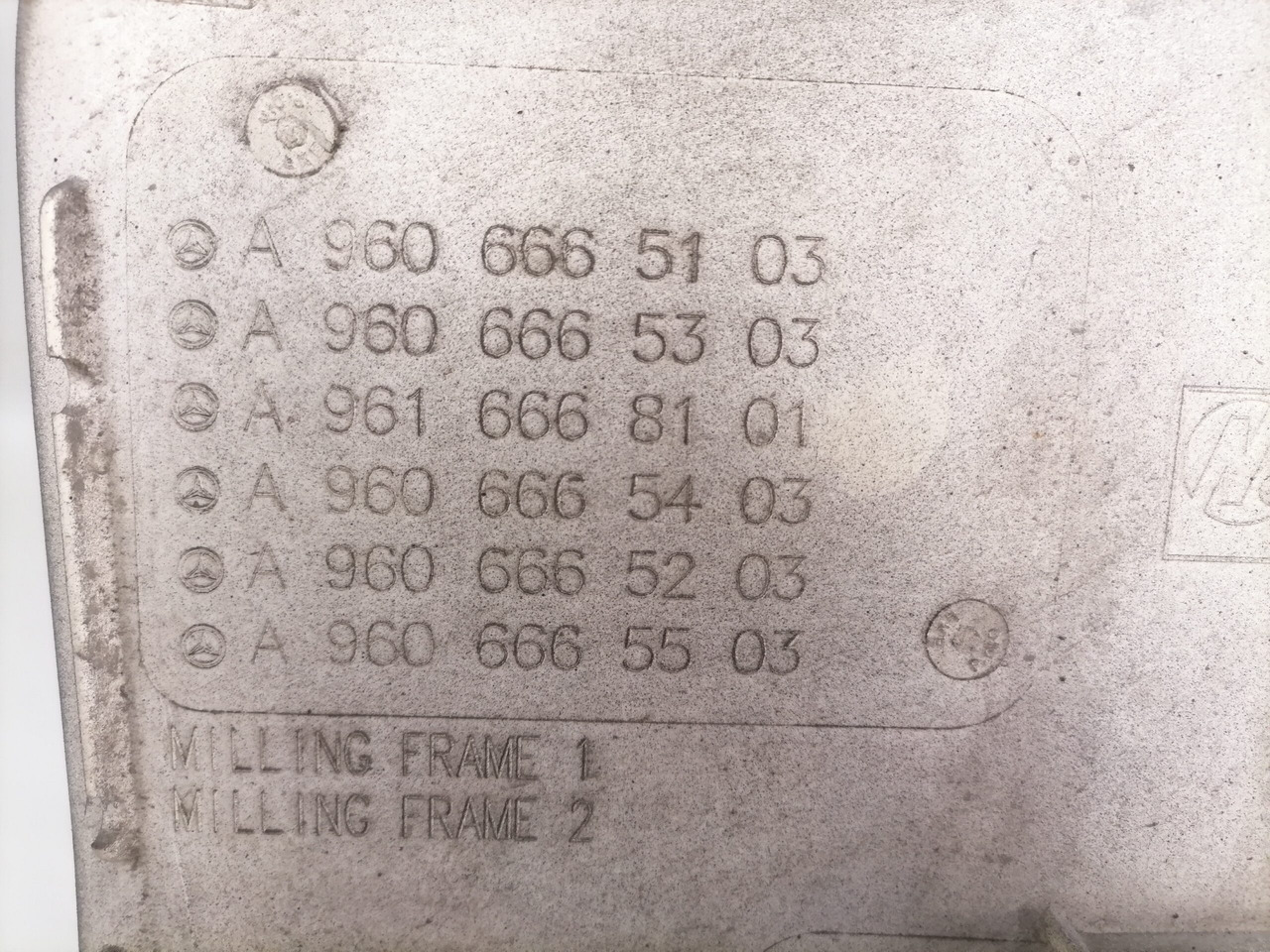 Mercedes-Benz Astmelaua plastik A9606665103 - Vstopni prag za Tovornjak: slika 5 Mercedes-Benz Astmelaua plastik A9606665103 - Vstopni prag za Tovornjak: slika 5