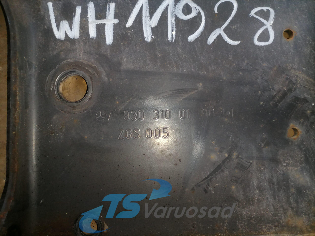 Mercedes-Benz Front bumper carrier A9303100190 - Odbijač za Tovornjak: slika 2 Mercedes-Benz Front bumper carrier A9303100190 - Odbijač za Tovornjak: slika 2