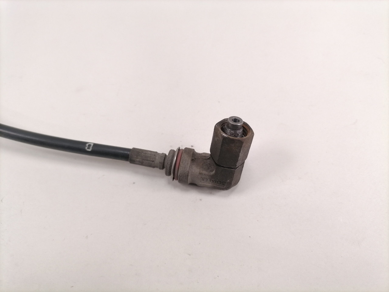 Mercedes-Benz Kabiini tõstemehhanismi voolik A9605532682 - Univerzalni rezervni del za Tovornjak: slika 2 Mercedes-Benz Kabiini tõstemehhanismi voolik A9605532682 - Univerzalni rezervni del za Tovornjak: slika 2