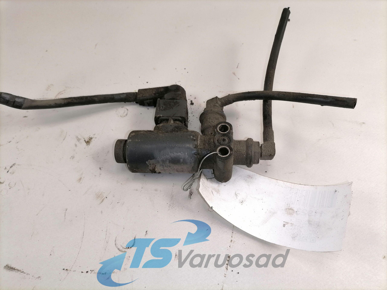 Mercedes-Benz Solenoid valve A0009973512 - Zavorni ventil za Tovornjak: slika 1 Mercedes-Benz Solenoid valve A0009973512 - Zavorni ventil za Tovornjak: slika 1