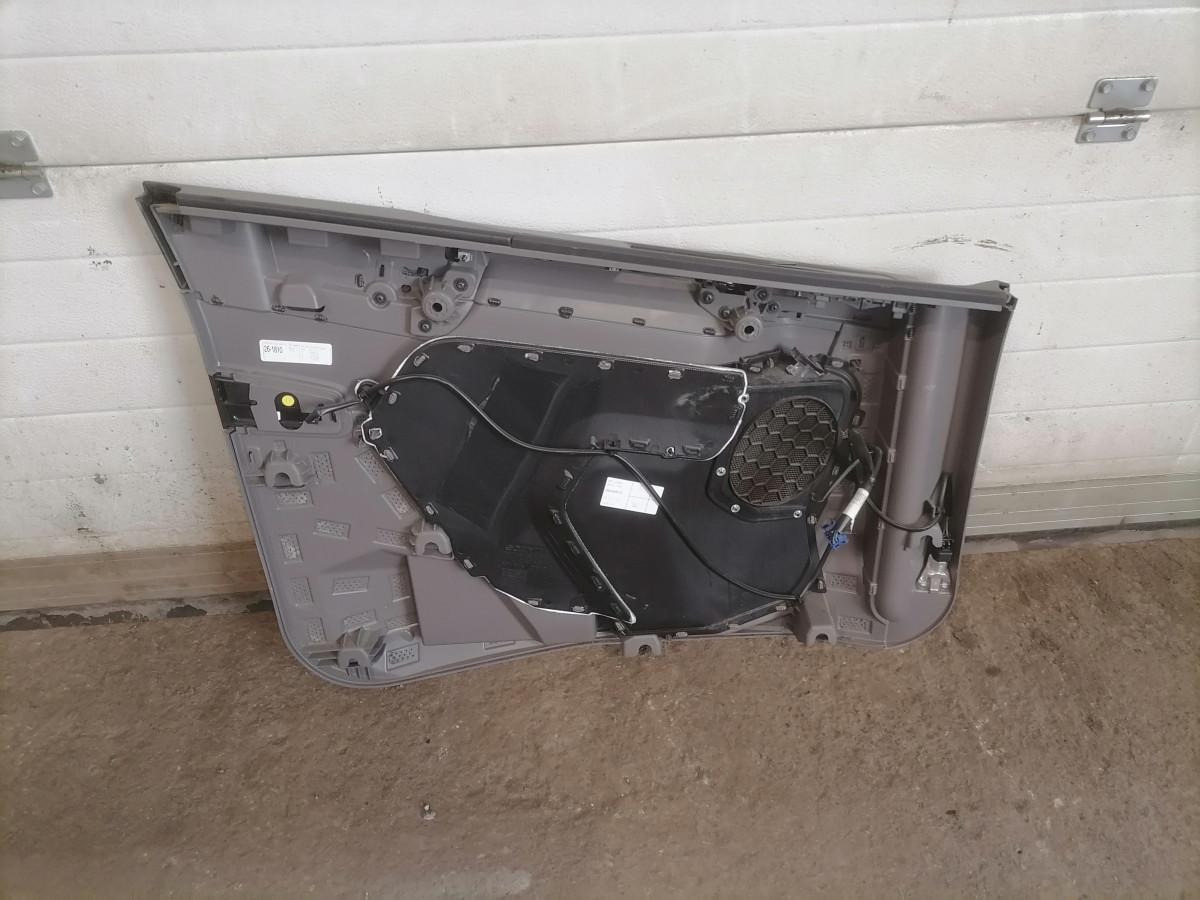 Scania Door trim panel 2935304 - Vrata in deli za Tovornjak: slika 4 Scania Door trim panel 2935304 - Vrata in deli za Tovornjak: slika 4