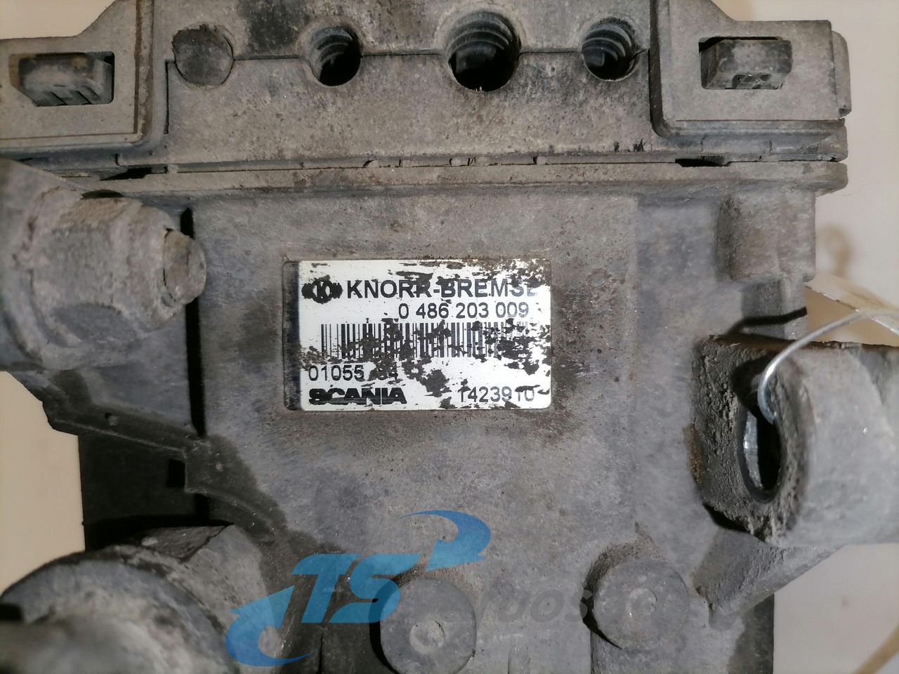 Scania EBS brake valve 1423910 - Zavorni ventil za Tovornjak: slika 2 Scania EBS brake valve 1423910 - Zavorni ventil za Tovornjak: slika 2