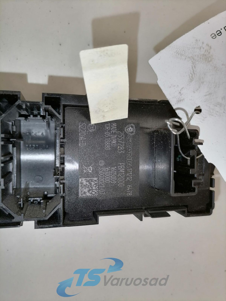 Scania Lülitite moodul 2557283 - Kabina za Tovornjak: slika 3 Scania Lülitite moodul 2557283 - Kabina za Tovornjak: slika 3