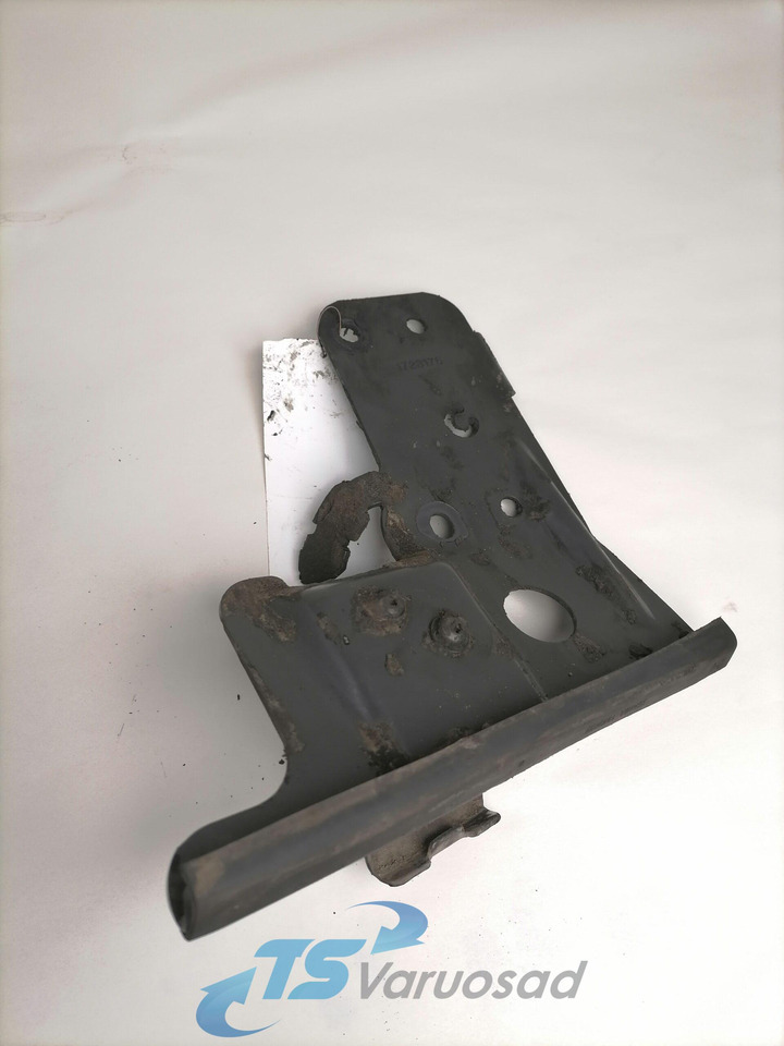 Scania Mudguard bracket 1723176 - Univerzalni rezervni del za Tovornjak: slika 3 Scania Mudguard bracket 1723176 - Univerzalni rezervni del za Tovornjak: slika 3