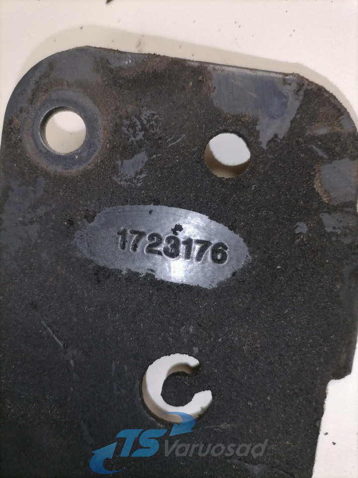 Scania Mudguard bracket 1723176 - Univerzalni rezervni del za Tovornjak: slika 2 Scania Mudguard bracket 1723176 - Univerzalni rezervni del za Tovornjak: slika 2