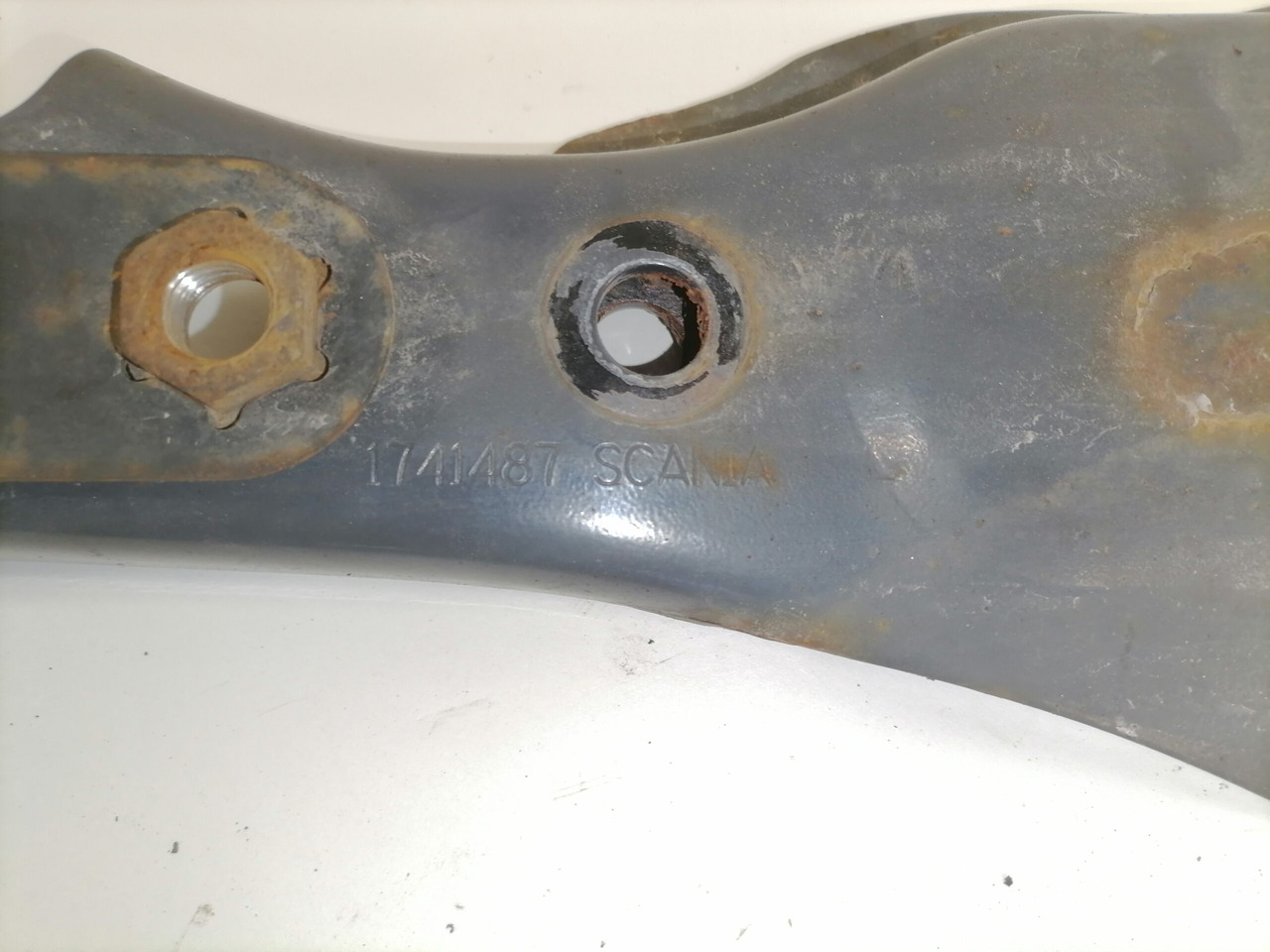 Scania Muffler carrier 1741487 - Dušilec za Tovornjak: slika 2 Scania Muffler carrier 1741487 - Dušilec za Tovornjak: slika 2