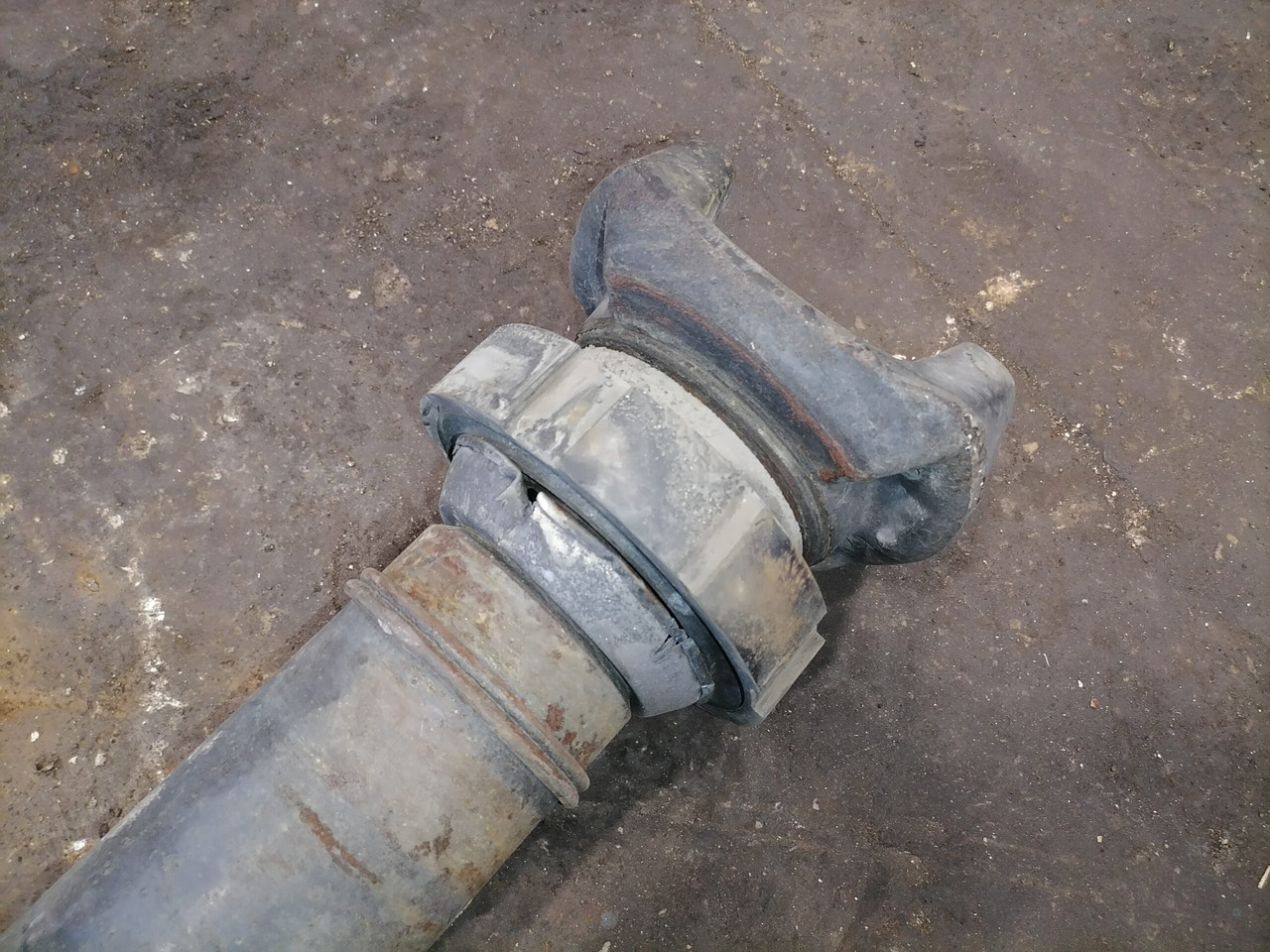 Scania Propeller shaft 1758940 - Kardanska gred za Tovornjak: slika 2 Scania Propeller shaft 1758940 - Kardanska gred za Tovornjak: slika 2