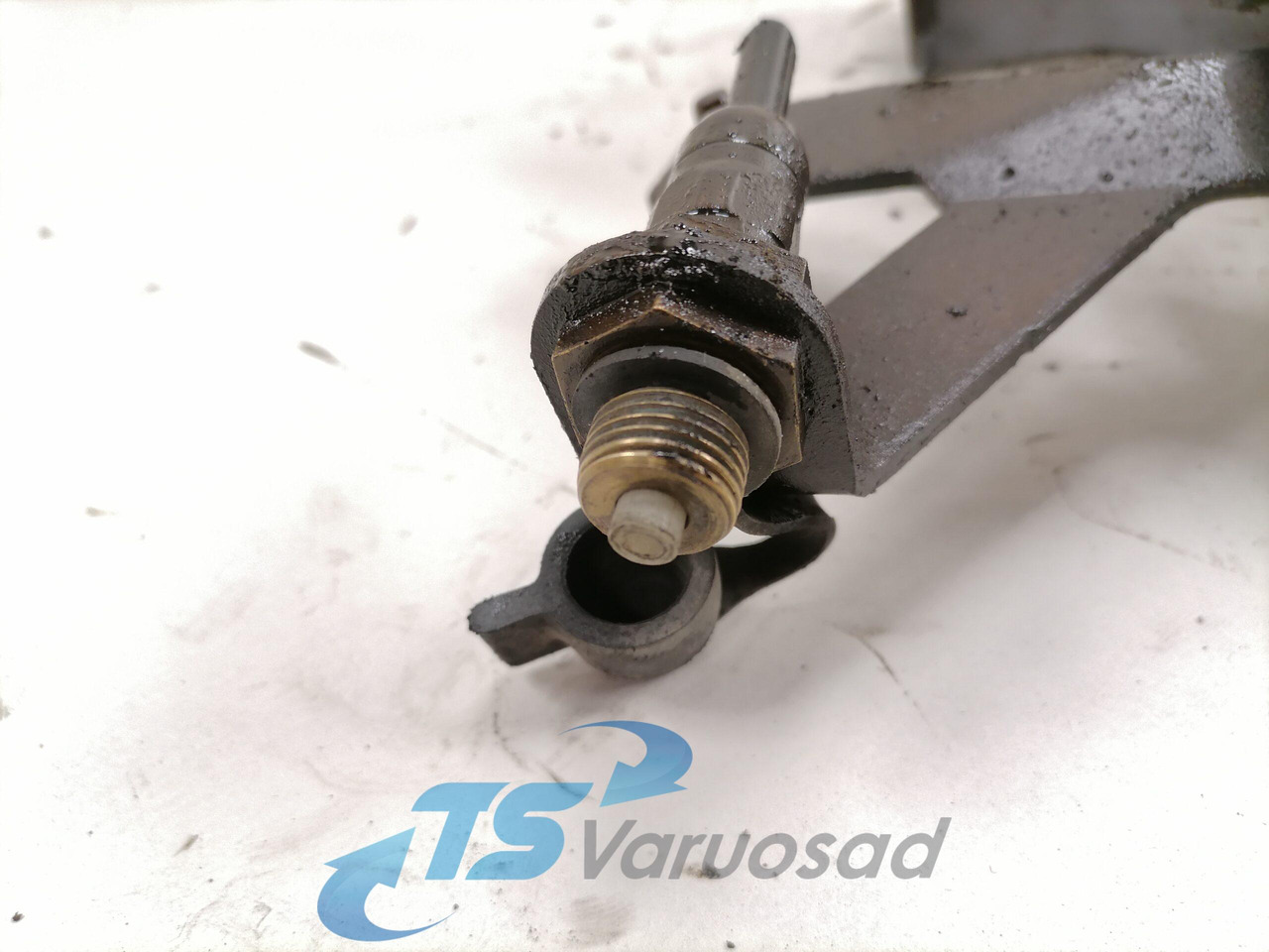 Scania Roolisüsteemi õlimahuti kandur 1446713 - Cev za servo volan za Tovornjak: slika 3 Scania Roolisüsteemi õlimahuti kandur 1446713 - Cev za servo volan za Tovornjak: slika 3