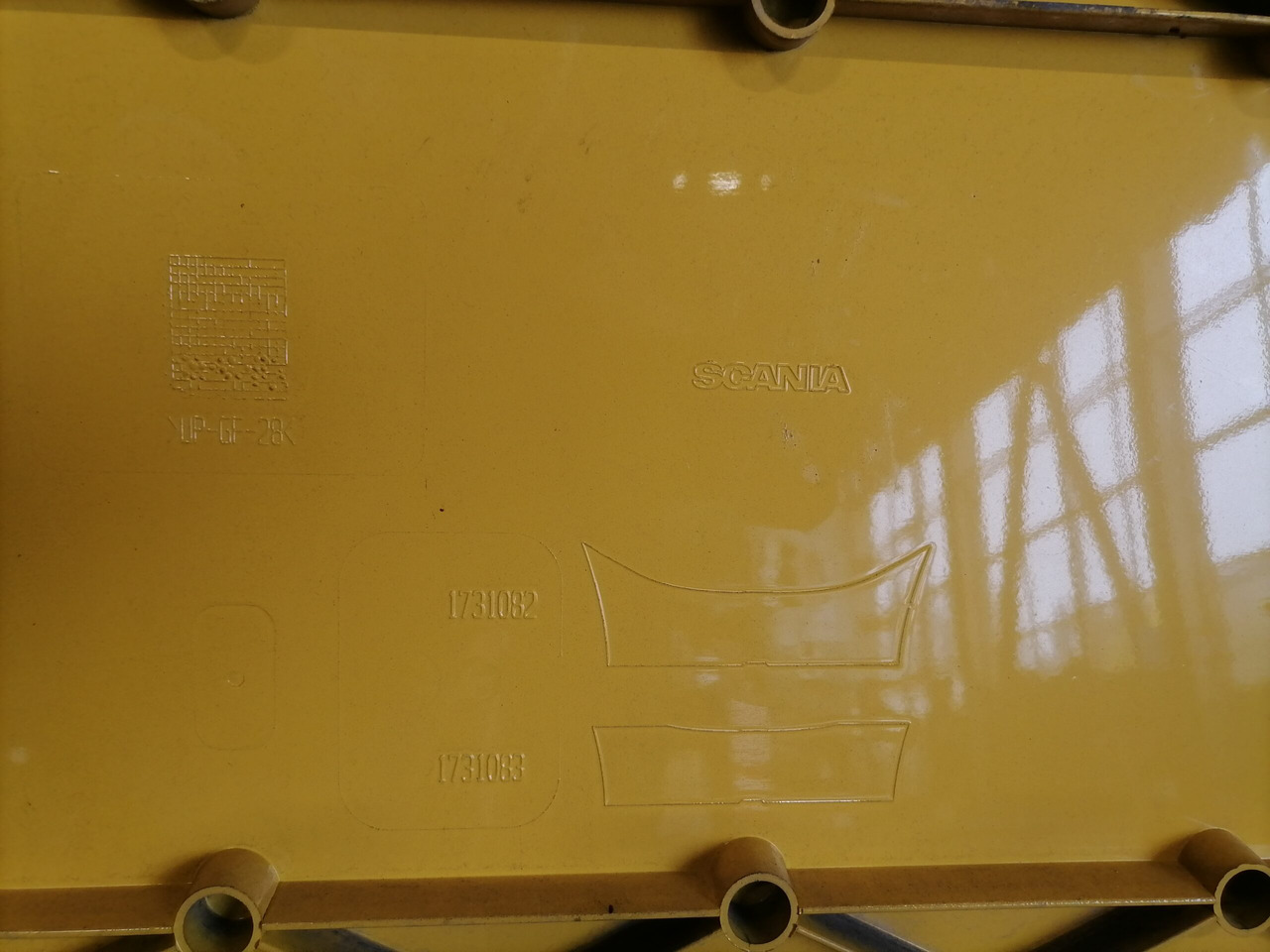 Scania Scania cab wind deflector, roof 1731083 - Aerodinamika/ Spojler za Tovornjak: slika 4 Scania Scania cab wind deflector, roof 1731083 - Aerodinamika/ Spojler za Tovornjak: slika 4