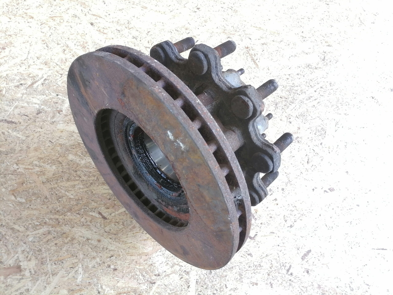 Scania Wheel hub 2290542 - Univerzalni rezervni del za Tovornjak: slika 2 Scania Wheel hub 2290542 - Univerzalni rezervni del za Tovornjak: slika 2