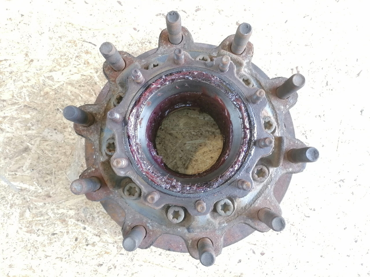 Scania Wheel hub 2290542 - Univerzalni rezervni del za Tovornjak: slika 5 Scania Wheel hub 2290542 - Univerzalni rezervni del za Tovornjak: slika 5